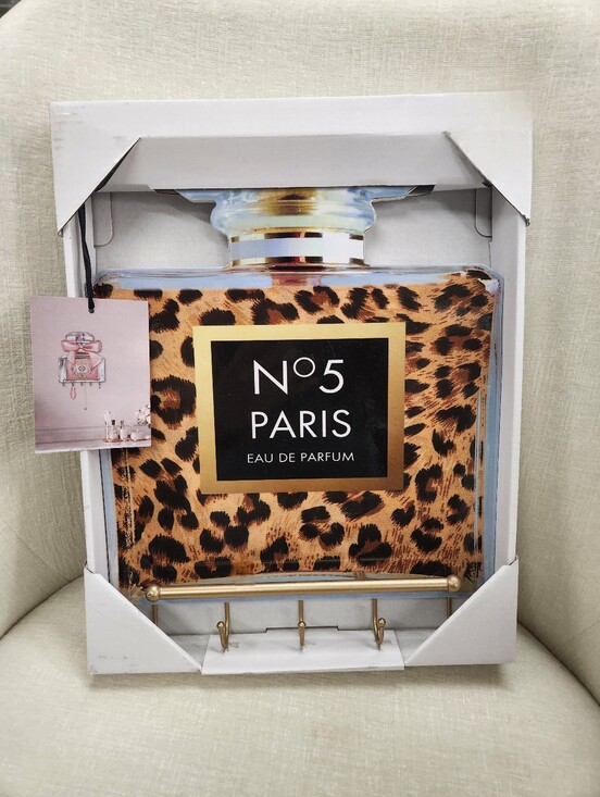design USA Other - No.5 Paris Leopard Print Wall Hook Rack Jewelry & Accecory/Towels Wall Arganizor